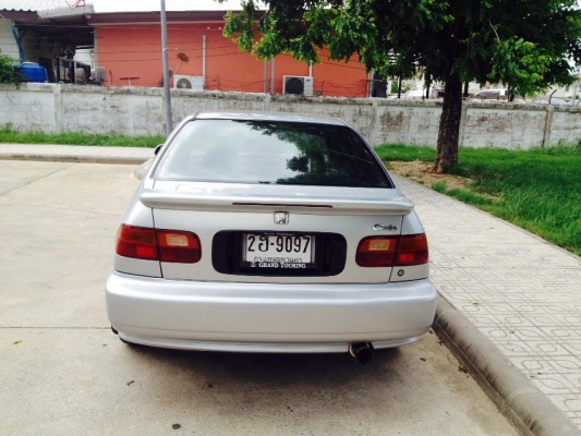 CIVIC ปี 93 เกียร์ออโต้ รถสวยมาก พร้อมใช้สุดๆ ราคา 69,000 บาท ติดต่อคุณเอ๋ โทร.092-6356419