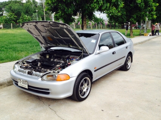 CIVIC ปี 93 เกียร์ออโต้ รถสวยมาก พร้อมใช้สุดๆ ราคา 69,000 บาท ติดต่อคุณเอ๋ โทร.092-6356419