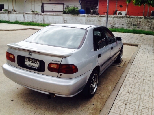 CIVIC ปี 93 เกียร์ออโต้ รถสวยมาก พร้อมใช้สุดๆ ราคา 69,000 บาท ติดต่อคุณเอ๋ โทร.092-6356419