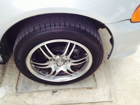 CIVIC ปี 93 เกียร์ออโต้ รถสวยมาก พร้อมใช้สุดๆ ราคา 69,000 บาท ติดต่อคุณเอ๋ โทร.092-6356419