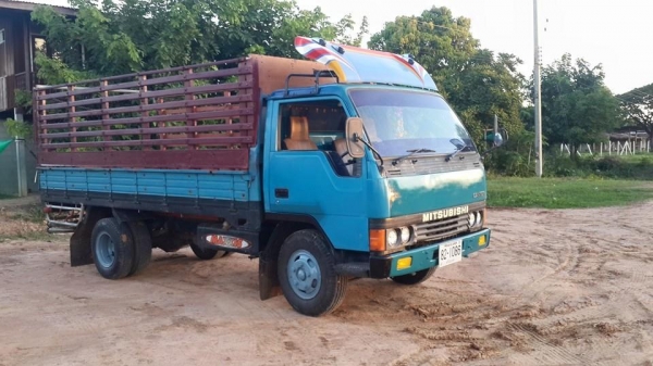ขาย6ล้อคอกบรรทุกเกษตร มิตซูบิชิ แคเตอร์ กระบะยาว4.30เมตร หัวเก๋งสวย ภายในครบ แชชซีสวย ทะเบียนพร้อมโอน หัวยกได้ ขาย6ล้อคอกบรรทุกเกษตร มิตซูบิชิ แคเตอร์ กระบะยาว4.30เมตร หัวเก๋งสวย ภายในครบ แชชซีสวย ทะเบียนพร้อมโอน หัวยกได้