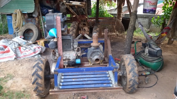 ขายเครื่องสูบน้ำ 3 นิ้ว คูโบต้า 2 สูบ 11 แรง สตาร์ทไฟฟ้า พร้อมตัวลาก ขายเครื่องสูบน้ำ 3 นิ้ว คูโบต้า 2 สูบ 11 แรง สตาร์ทไฟฟ้า พร้อมตัวลาก