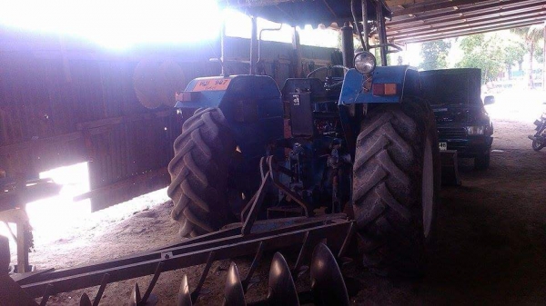 **420,000 บ.ต่อรอง/// รถไถ FORD 6610 เสื้อลาย **ขาย FORD 6610 รถไถ1เพลา สภาพสวยๆ เดิมๆ FORD 6610 เสื้อลาย จดทะเบียน ปี37 เครื่องเดิม เกียร์เดิม ปั้มเดิม ท้ายเดิม เครื่องแน่น แรงดี เกียร์ดีไม่มีหลุดครับ ปั้มดี แรงดี ทำงานดี เร็ว แรง คล่องตัว ช่วงล่างดี แน่