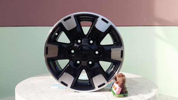 ล้อแม็กเดิม ford ranger เตี้ย 16" สนใจติดต่อเล็กคลองสามครับ 081-3747940