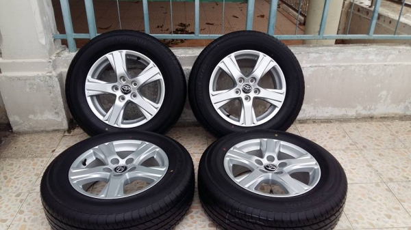 ขายล้อแม็กป้ายแดง toyota 16"×6.5" et33 5 รู 114.3+ยางปี15สนใจติดต่อเล็กคลองสามครับ 081-3747940 ขายล้อแม็กป้ายแดง toyota 16"×6.5" et33 5 รู 114.3+ยางปี15สนใจติดต่อเล็กคลองสามครับ 081-3747940