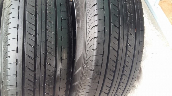 ขายยางถอดป้ายแดง bridgestone duravis r611 215/70r16 สนใจติดต่อเล็กคลองสามครับ 081-3747940