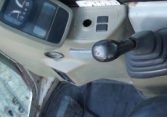 KOBELCO MARK 6 - 60 SR รถสวยสภาพเก่านอกพร้อมทำงานได้เลยครับ เครื่องยนต์แรงดีทำงานได้เร็วใช้งานคล่องตัว ไฟฟ้าหน้าจออยู่ครบใช้งาน 8,000 ชม. ภายในห้องเก๋ง แอร์เย็น ภายนอกบอดี้สวยเดิมๆ ช่วงล่างแน่น พร้อมใช้งานได้เลย เอกสารใบอินวอย ราคาต่อรองได้ครับ