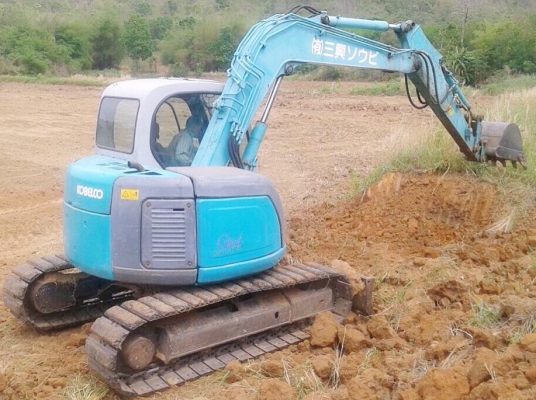 KOBELCO MARK 6 - 60 SR รถสวยสภาพเก่านอกพร้อมทำงานได้เลยครับ เครื่องยนต์แรงดีทำงานได้เร็วใช้งานคล่องตัว ไฟฟ้าหน้าจออยู่ครบใช้งาน 8,000 ชม. ภายในห้องเก๋ง แอร์เย็น ภายนอกบอดี้สวยเดิมๆ ช่วงล่างแน่น พร้อมใช้งานได้เลย เอกสารใบอินวอย ราคาต่อรองได้ครับ