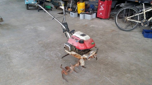 รถพรวนดินเดินตาม HONDA  รุ่น F210 (3) ขนาด 2.5 แรง เก่าญี่ปุ่น พร้อมชุดพรวนดิน