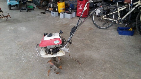 รถพรวนดินเดินตาม HONDA  รุ่น F210 (4) ขนาด 2.5 แรง เก่าญี่ปุ่น พร้อมชุดพรวนดิน