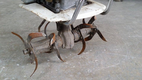 รถพรวนดินเดินตาม HONDA  รุ่น F210 (4) ขนาด 2.5 แรง เก่าญี่ปุ่น พร้อมชุดพรวนดิน