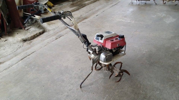 รถพรวนดินเดินตาม HONDA  รุ่น F210 (4) ขนาด 2.5 แรง เก่าญี่ปุ่น พร้อมชุดพรวนดิน