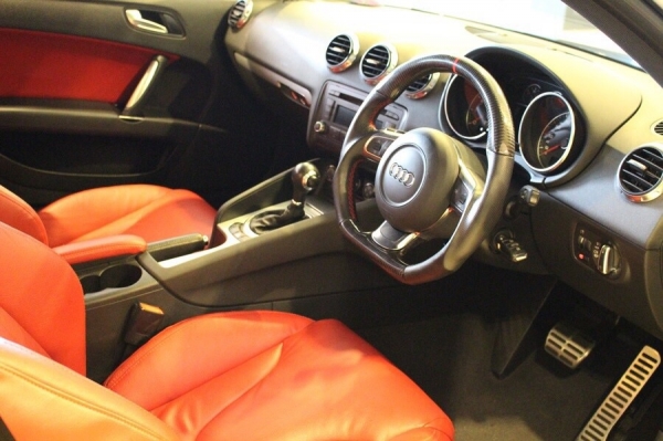 ขาย AUDI TT ปี 2009 สีดำเดิมๆ รถออกศูนย์