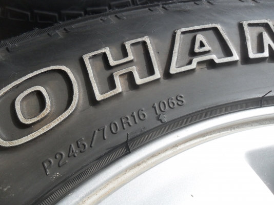 ล้อแม็ก 16นิ้ว 6รู อีซูสุ พร้อมยาง สวยๆ 4 ล้อ ราคา 6500 บาท