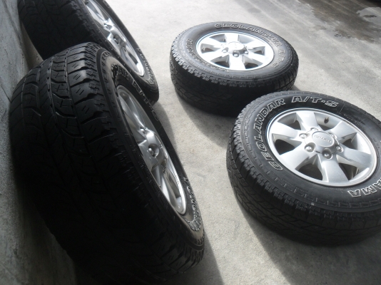 ล้อแม็ก 16นิ้ว 6รู อีซูสุ พร้อมยาง สวยๆ 4 ล้อ ราคา 6500 บาท