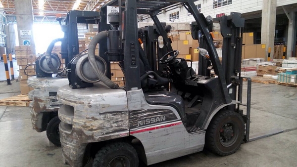 ฝากขายด่วนๆครับ รถยกนิสสัน 2.5 ตัน รุ่นล่าสุด เครื่องเบนซินติดแก๊ส เกียร์ออโต้