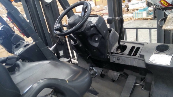 ฝากขายด่วนๆครับ รถยกนิสสัน 2.5 ตัน รุ่นล่าสุด เครื่องเบนซินติดแก๊ส เกียร์ออโต้