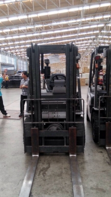 ฝากขายด่วนๆครับ รถยกนิสสัน 2.5 ตัน รุ่นล่าสุด เครื่องเบนซินติดแก๊ส เกียร์ออโต้