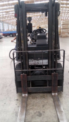 ฝากขายด่วนๆครับ รถยกนิสสัน 2.5 ตัน รุ่นล่าสุด เครื่องเบนซินติดแก๊ส เกียร์ออโต้