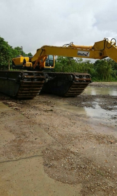 ขายรถแบคโฮลอยกลางน้ำได้ HYUNDAI  220 LC9Sเหมือนรถใหม่ราคา  7.5ล้าน 090-772-3710 098-539-6074
