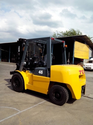 ขายรถยกโฟร์คลิฟท์ ยี่ห้อTCM 4.5 ตัน