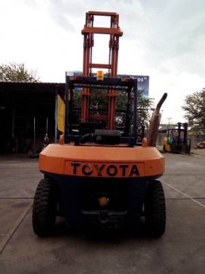 ขายรถยกโฟร์คลิฟท์ ยี่ห้อTOYOTA รุ่น3 FD - 60 ขายรถยกโฟร์คลิฟท์ ยี่ห้อTOYOTA รุ่น3 FD - 60