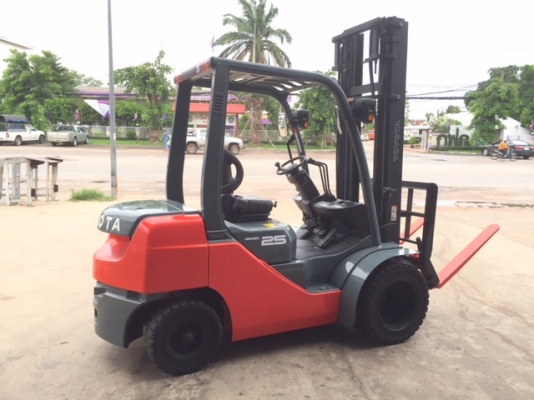 ขายฟอร์คลิฟต์ TOYOTA 02-8FD25 ดีเซล ,เกียร์ออโต  ,ฮิ้งฟอร์คงาเท , เสายกสูง 4 เมตร ,รถใช้งานมาน้อย 900 กว่าช.ม ( SPECS JAPAN ) สภาพพร้อมใช้งาน ++แท้จากญี่ปุ่น    นำเข้าจากญี่ปุ่น