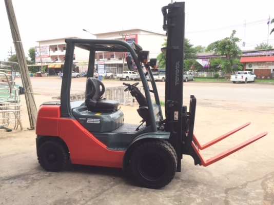 ขายฟอร์คลิฟต์ TOYOTA 02-8FD25 ดีเซล ,เกียร์ออโต  ,ฮิ้งฟอร์คงาเท , เสายกสูง 4 เมตร ,รถใช้งานมาน้อย 900 กว่าช.ม ( SPECS JAPAN ) สภาพพร้อมใช้งาน ++แท้จากญี่ปุ่น    นำเข้าจากญี่ปุ่น