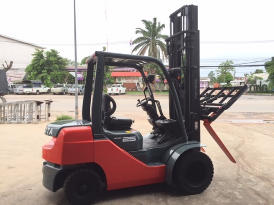 ขายฟอร์คลิฟต์ TOYOTA 02-8FD25 ดีเซล ,เกียร์ออโต  ,ฮิ้งฟอร์คงาเท , เสายกสูง 4 เมตร ,รถใช้งานมาน้อย 900 กว่าช.ม ( SPECS JAPAN ) สภาพพร้อมใช้งาน ++แท้จากญี่ปุ่น    นำเข้าจากญี่ปุ่น