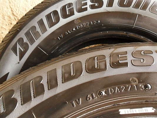 ยางรถกระบะขอบ15 บริดสโตน205-70-R15ลงพื้นปี14 (4เส้น 4,200บ) ยางรถกระบะขอบ15 บริดสโตน205-70-R15ลงพื้นปี14 (4เส้น 4,200บ)