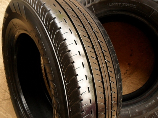 ยางรถกระบะขอบ15 บริดสโตน205-70-R15ลงพื้นปี14 (4เส้น 4,200บ) ยางรถกระบะขอบ15 บริดสโตน205-70-R15ลงพื้นปี14 (4เส้น 4,200บ)