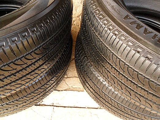 ยางขอบ17 โยโกฮาม่า 225-65-R17ลงพื้นปี13(4เส้น3,900บ)