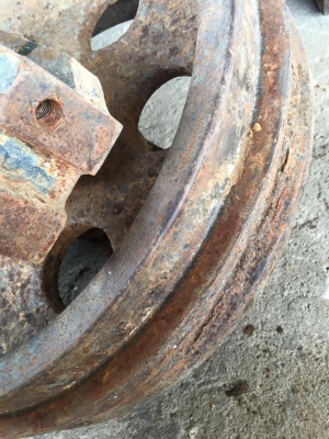 ล้อนำ PC200-6 ของใน ราคา 7,000 บาท ล้อนำ PC200-6 ของใน ราคา 7,000 บาท