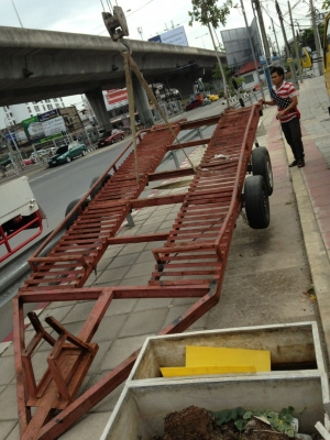 ขายเทเลอร์บรรทุกรถยนต์ทำจากเหล็กหนาอย่างดีสนใจสอบถามใด้