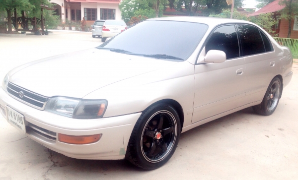 TOYOTA CORONA 1.6 AT ปี 94 รถสวยพร้อมใช้งานได้เลยครับ ชุดแต่งล้อแม็กขอบ 17 สวยๆ ภายในเก๋งคอนโซลสวยครบ CD MP3 แอร์ พ.เพาเวอร์ ก.ไฟฟ้าขึ้นลงได้ทุกบานครับ เครื่องแน่นแรงดีสุดๆครับ ติดตั้งแก๊ส LPG ลงเล่มครบพร้อม ช่วงล่างแน่น ยางสภาพดีประมาณ 65\% พร้อมใช้งาน ภา