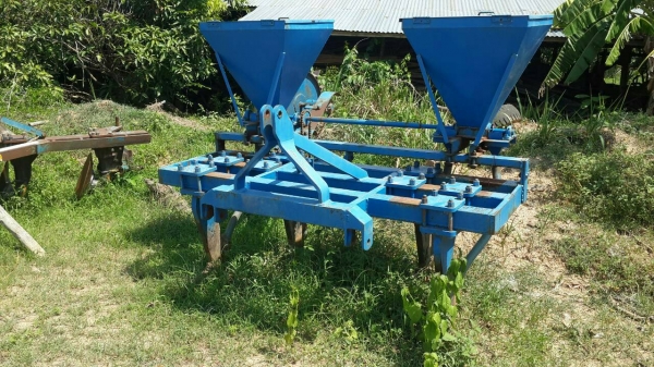 ขายรถไถ Ford 7410 2 เพลาพร้อมอุปกรณ์