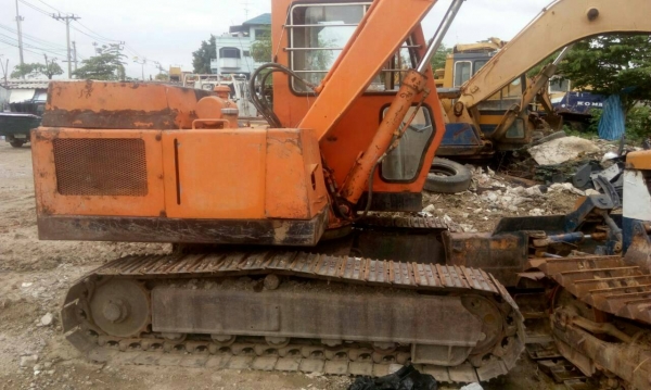 ขายแบคโฮ Hitachi 60 (UH25) สภาพดีพร้อมใช้งาน