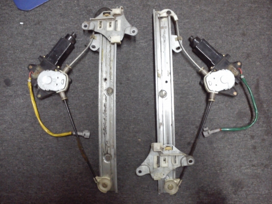 มอเตอร์พร้อมรางยกกระจกไฟฟ้าคู่หลังTOYOTA corona ST190-ST191 มอเตอร์พร้อมรางยกกระจกไฟฟ้าคู่หลังTOYOTA corona ST190-ST191