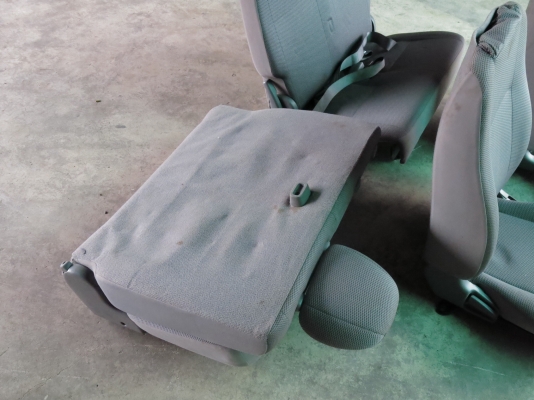 เบาะรถตู้ คู่หน้า คู้ท้าย