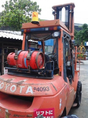 ขายรถโฟร์คลิฟท์ TOYOTA 02-7FGA50 5 ตัน ขายรถโฟร์คลิฟท์ TOYOTA 02-7FGA50 5 ตัน