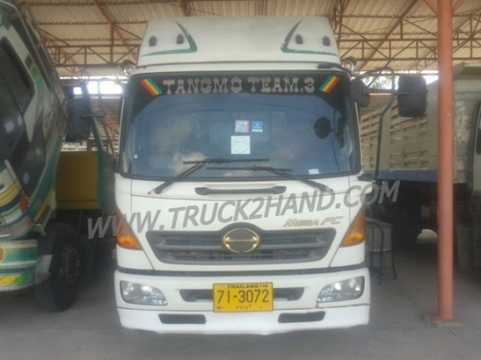 รถบรรทุก 6 ล้อ HINO สมอทอง