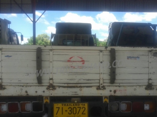 รถบรรทุก 6 ล้อ HINO สมอทอง