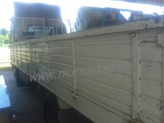 รถบรรทุก 6 ล้อ HINO สมอทอง