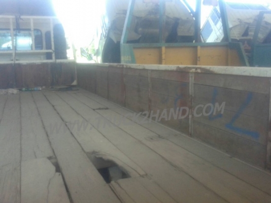 รถบรรทุก 6 ล้อ HINO สมอทอง