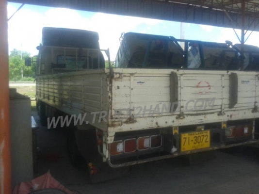 รถบรรทุก 6 ล้อ HINO สมอทอง