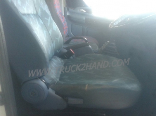 รถบรรทุก 6 ล้อ HINO สมอทอง