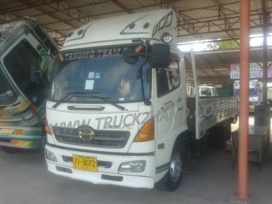 รถบรรทุก 6 ล้อ HINO สมอทอง