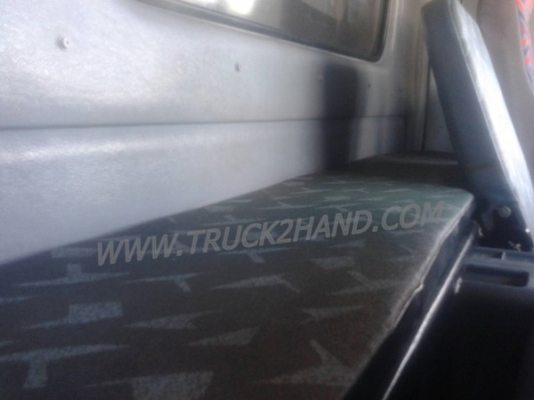 รถบรรทุก 6 ล้อ HINO สมอทอง