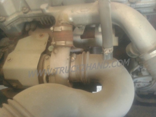 รถบรรทุก 6 ล้อ HINO สมอทอง