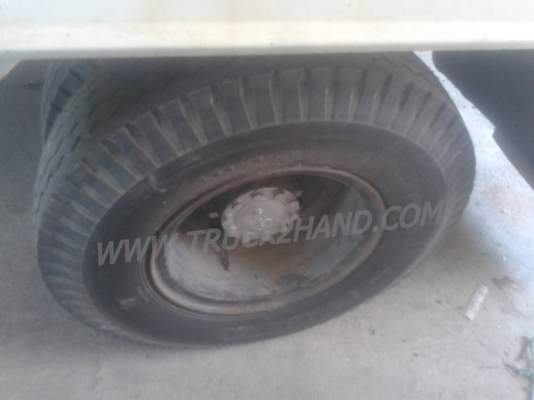 รถบรรทุก 6 ล้อ HINO สมอทอง